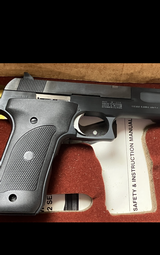 Smith & Wesson model 422 22 Long Rifle 1987 Promo Unfired in Box - 3 of 10