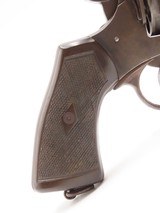 1915 Dated WORLD WAR I British WEBLEY & SCOTT Mark VI .45 ACP Revolver C&R
British MILITARY Service Revolver in BOTH WORLD WARS - 3 of 22