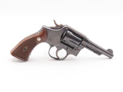 SMITH & WESSON .38 M&P Pre-Model 10 Double Action .38 SPECIAL Revolver C&R
Nice Blued Finish Revolver with WALNUT GRIP