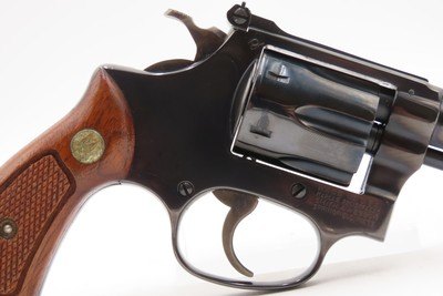 1970s Boxed SMITH & WESSON Model 34-1 .22 DOUBLE ACTION RevolverSmith & Wesson’s 6-Shot “Kit Gun” FACTORY BOXED - Image 6 of 18