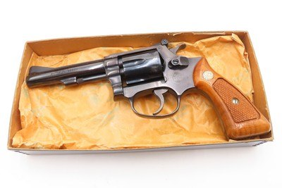 1970s Boxed SMITH & WESSON Model 34-1 .22 DOUBLE ACTION RevolverSmith & Wesson’s 6-Shot “Kit Gun” FACTORY BOXED - Image 3 of 18