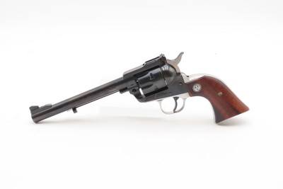 RUGER New Model SINGLE SIX .22 LR Single Action Revolver PLINKER EXCELLENTWith TRANSFER BAR Mechanism for Increased Safety - Image 2 of 17