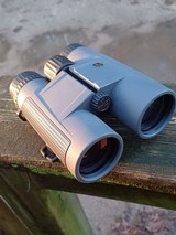 Leupold Binoculars Excellent Condition Like New - 1 of 3