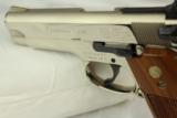 Smith & Wesson Model 39-2 Nickel 1975-76 in excellent condition with box - 10 of 15