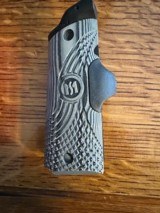 Crimson Trace LG 904 Laser Grip - 3 of 4