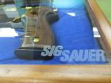  SIG SAUER
P226 9mm
25th Anniversary Commemorative.high gloss gold platted. - 11 of 11