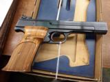 Smith & Wesson Model 41 5-1/2" Heavy Barrel in Original Box with Manual Near Mint - 6 of 15