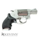 Smith and Wesson 337 Titanium 38 Special - 5 of 6