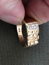 Men’s Yellow Gold Nugget Ring with 3 Diamonds - 3 of 8