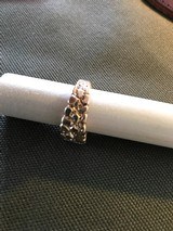 Men’s Yellow Gold Nugget Ring with 3 Diamonds - 7 of 8