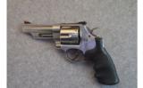 Smith & Wesson 629-6 in 44 magnum - 2 of 3