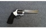 Smith & Wesson Model 629-6
in 44 mag - 2 of 3