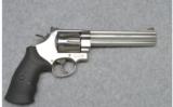 Smith & Wesson Model 629-6 in 44 Mag - 2 of 3