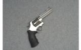 Smith & Wesson ~ 629-6 Classic ~ 44 Mag - 1 of 2
