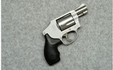 Smith & Wesson ~ 642-2 Airweight ~ .38 SPL t P - 1 of 2