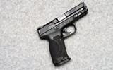 Smith & Wesson ~ M&P9 M2.0 Without Thumb Safety ~ 9MM - 1 of 2