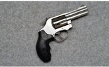 Smith & Wesson ~ 60-15 ~ .357 Mag - 1 of 2
