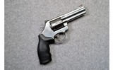 Smith and Wesson ~ 686-6 Stainless ~ .357 Magnum - 1 of 2