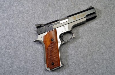 Smith & Wesson ~ 745 ~ .45 Auto