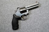 Smith & Wesson ~ 686-6 ~ .357 Magnum
