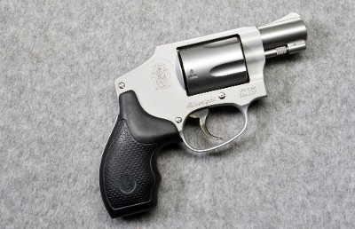 Smith & Wesson ~ 642-2 Airweight ~ .38 S&W SPL+P