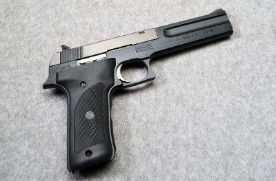 Smith & Wesson ~ Model 422 ~ .22LR