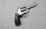 Smith & Wesson ~ 686-6 Stainless ~ .357 Magnum - 1 of 2