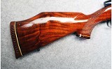 Weatherby ~ Mark V ~ .257 WBY MAG - 2 of 12