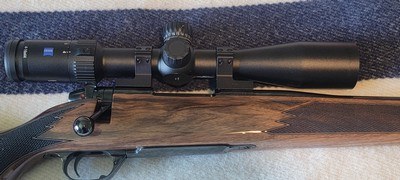 Weatherby Mark V Varmintmaster 22-250 - Image 2 of 10