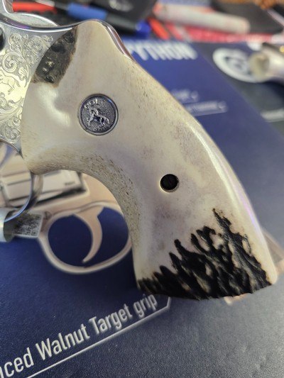 COLT PYTHON GENUINE ELK STAG TARGET GRIPS - Image 9 of 13