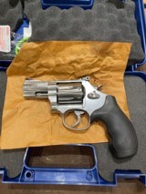 Smith & Wesson 686-6 7 round 357 magnum - 2 of 4