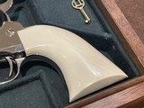 Colt Single Action Army - 7 of 10