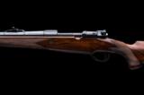 Holland & Holland Model De Luxe Bolt Action .338 Win. Mag.
- 4 of 8