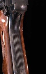 Colt Woodsman Match Target – 3rd SERIES, 96%, 1973 WALNUT GRIPS, vintage firearms inc - 13 of 15