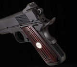 Wilson Combat .38spr – SUPER SENTINEL, MAGWELL, 8 RND MAG, COCOBOLLO GRIPS, vintage firearms inc - 13 of 17