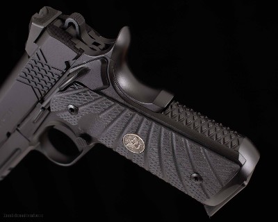 Wilson Combat 9mm - XTAC ELITE PROFESSIONAL, MAGWELL, 10-ROUND, vintage firearms - Image 13 of 17