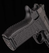 Wilson Combat 9mm - SFX9, 15 RD, LIGHTRAIL, USED, vintage firearms inc - 14 of 17