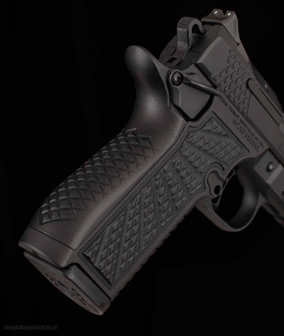 Wilson Combat 9mm - SFX9, VFI SERIES, BLACK EDITION, vintage firearms - Image 14 of 17
