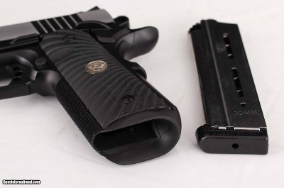 Wilson Combat 10mm - TACTICAL SUPERGRADE, TWO TONE, vintage firearms inc - Image 16 of 17