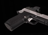 Wilson Combat 9mm – SFX9, SRO, VFI SERIES, TWO-TONE, vintage firearms inc - 15 of 17