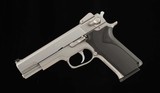Smith & Wesson Model 1006 10mm – 1990, 9+1, PROTECTED SIGHTS, vintage firearms - 1 of 13