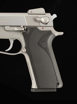 Smith & Wesson Model 1006 10mm – 1990, 9+1, PROTECTED SIGHTS, vintage firearms - 7 of 13