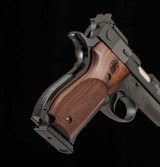 Smith & Wesson Model 952-1 9mm – PERFORMANCE CENTER,100%, UNFIRED, vintage firearms - 13 of 18