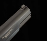 Smith & Wesson Model 952-1 9mm – PERFORMANCE CENTER,100%, UNFIRED, vintage firearms - 7 of 18