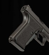 H&K P7M8 9mm Luger – FACTORY CASE, 2 MAGS, TOOLS, MANUAL, vintage firearms - 13 of 19
