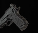 Wilson Combat SFX9 9mm – VFI SERIES, OPTIC READY, 3.25” W/ COMP, 15RD, vintage firearms - Image 19 of 23