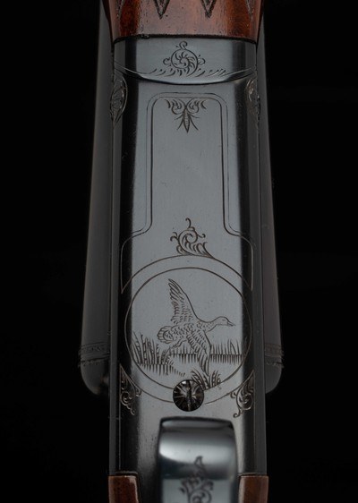 Winchester Model 21 Custom Grade 12 gauge – FLATSIDE, ENGRAVED, BEAVERTAIL, vintage firearms - Image 2 of 25