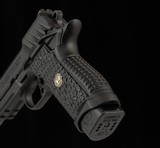 Wilson Combat eXperior Elite Commander 9mm – OPTIC READY, MAGWELL, 18RD, Vintage Firearms - Image 10 of 15