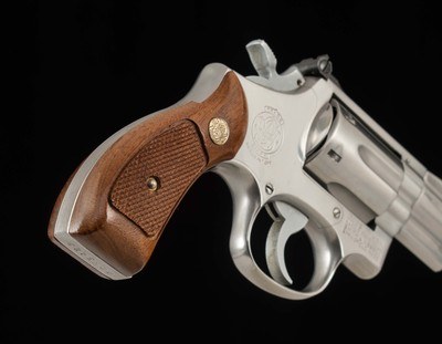 Smith & Wesson Model 66-1 .357MAG – 1981, 2.5” BARREL, STAINLESS STEEL, vintage firearms - Image 10 of 15