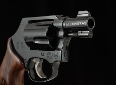 Smith & Wesson PC Model 36FE .38SPL+P – NEW IN BOX, UNFIRED, ACCESSORIES, vintage firearms - Image 4 of 16